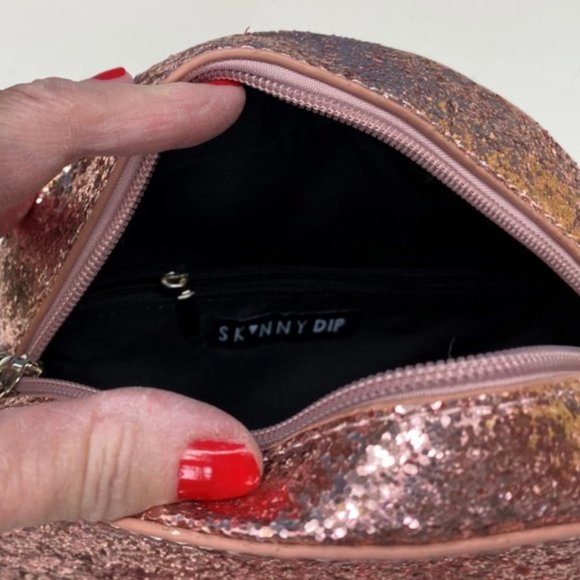 SKINNY DIP WOMEN'S ROUND CIRCLE PINK GLITTER PURSE HAND BAG - Picture 7 of 8